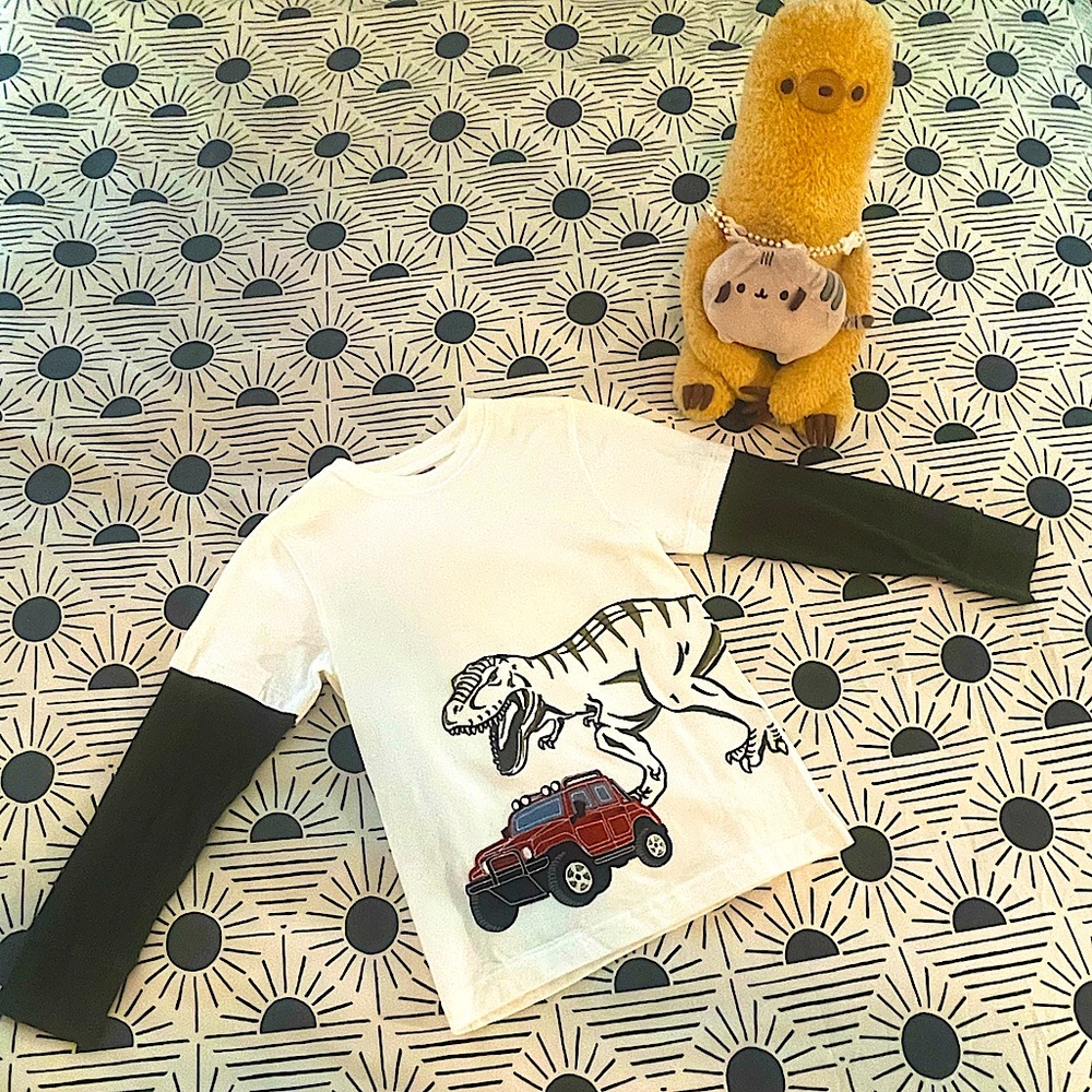 Fun Boy’s Dino w/Jeep embroidered Layered Tee (Sz 7)